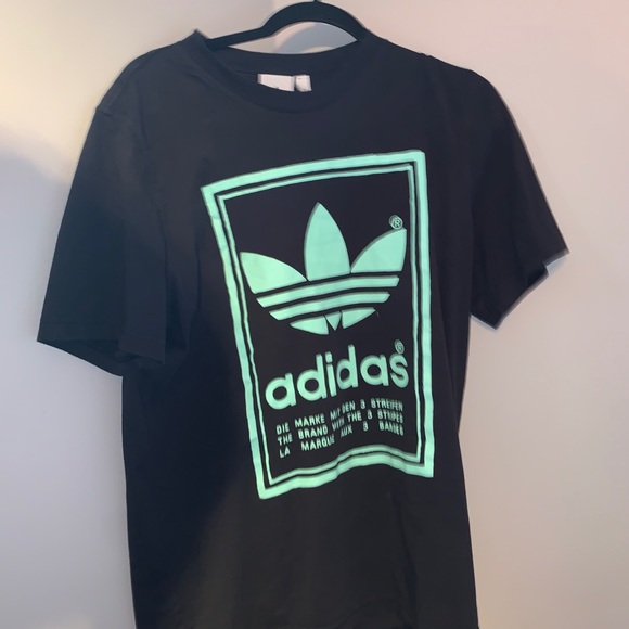 Mirror Style Adidas Oversized T-Shirt - Picture 2 of 3